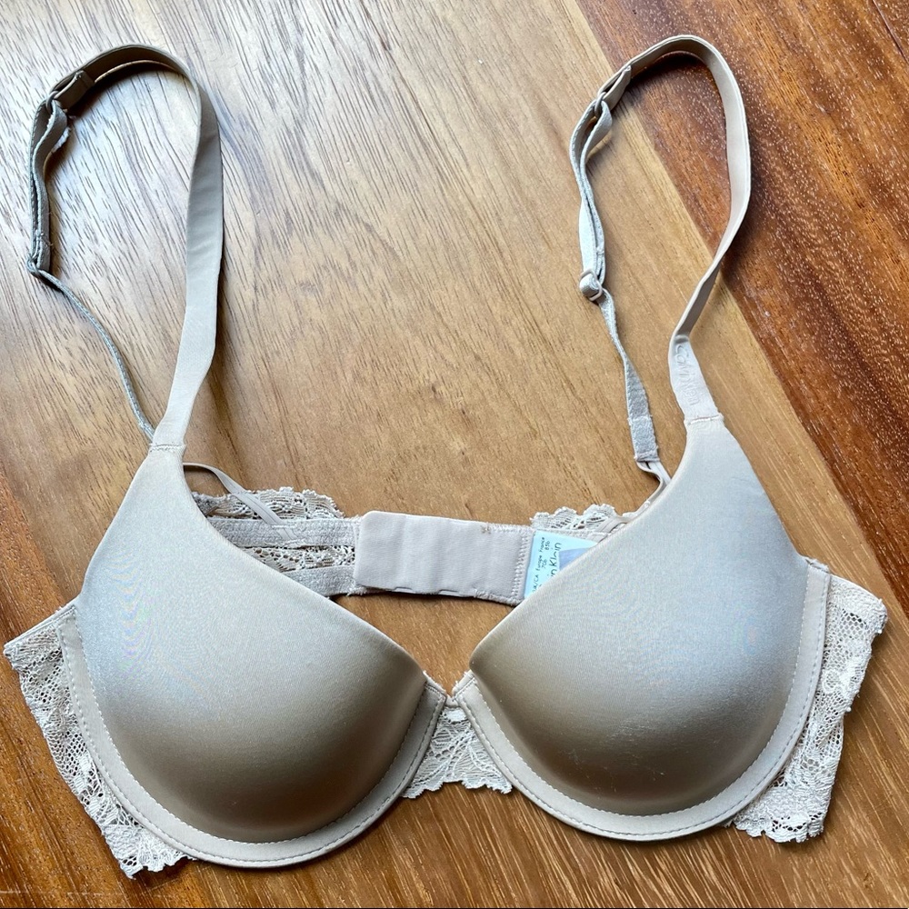 NWOT 32B Beige Calvin Klein Lift Push-Up Bra